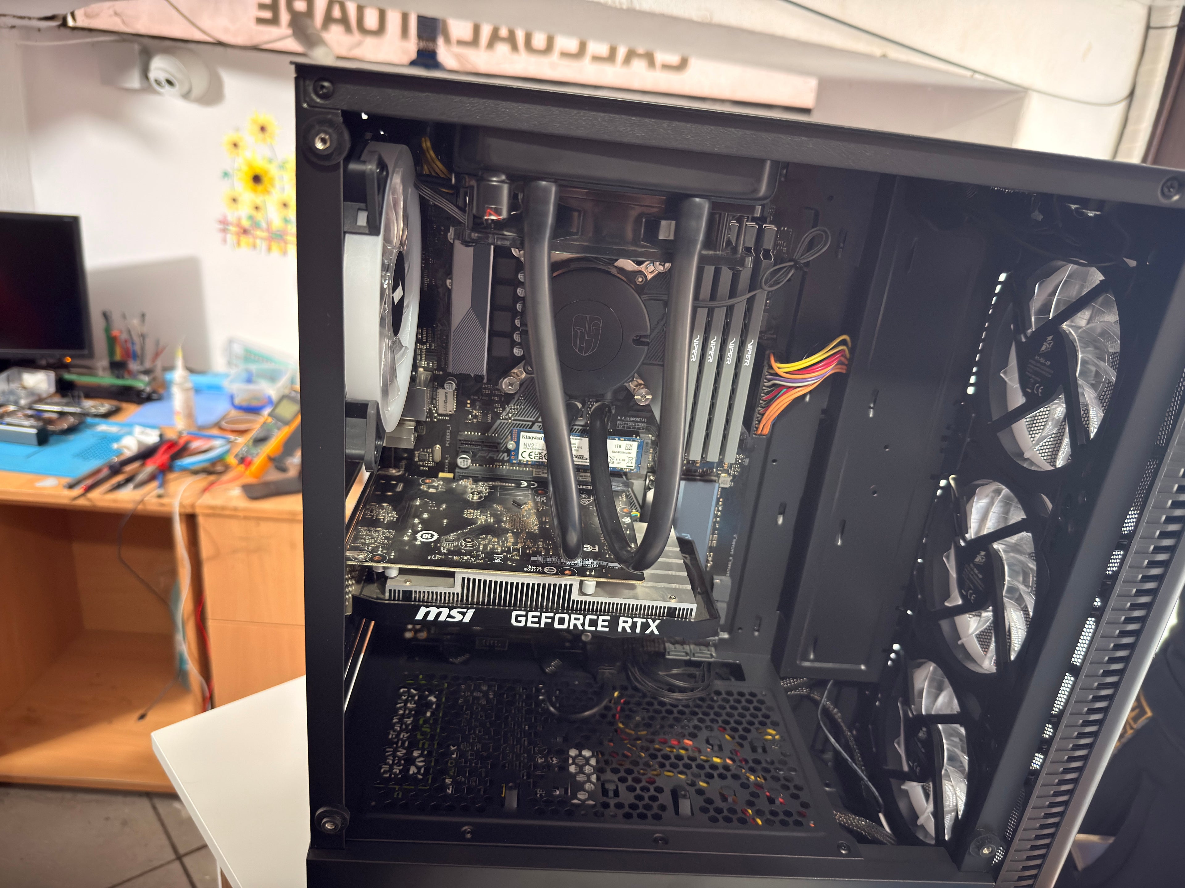 I5-8400, RTX 3050 ,16GB DDR4 RAM ,1 TB ssd m2 kingston