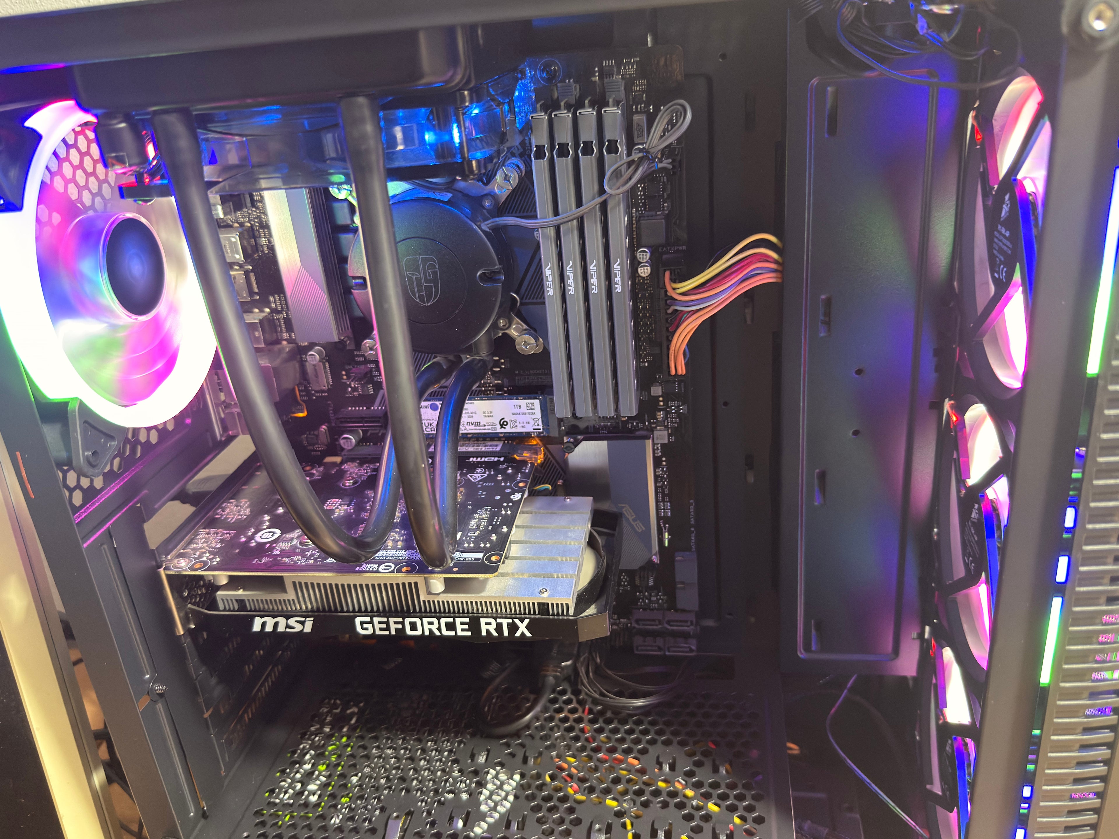 I5-8400, RTX 3050 ,16GB DDR4 RAM ,1 TB ssd m2 kingston